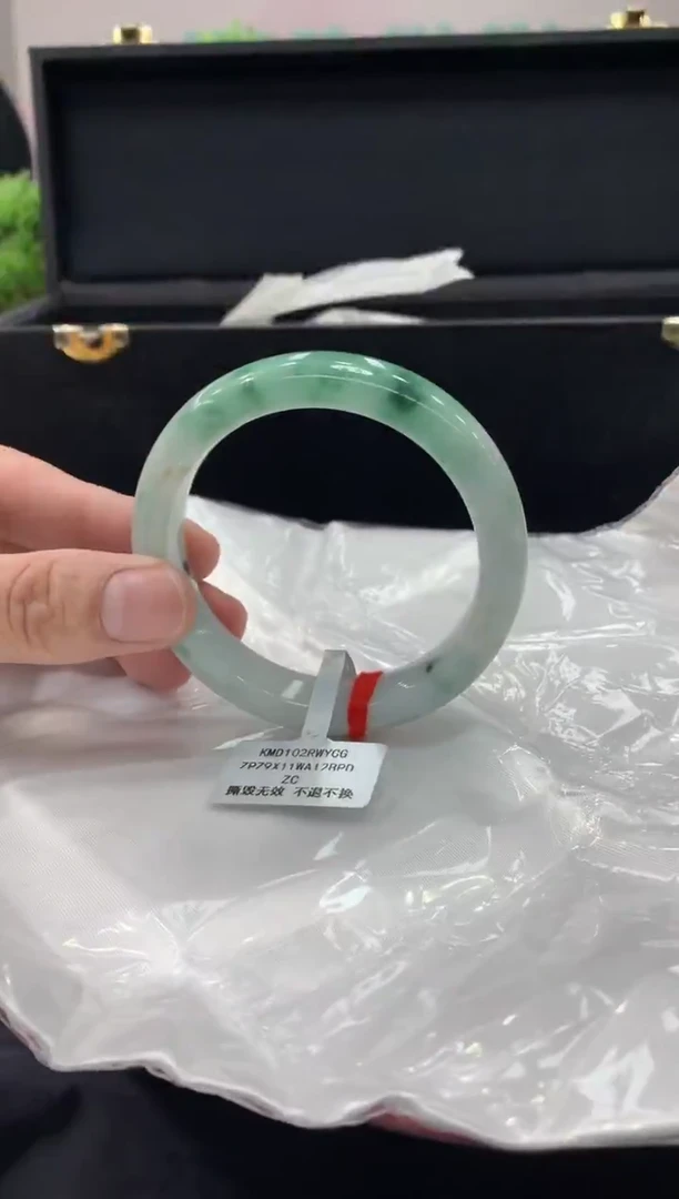 未镶嵌手镯翡翠翡翠手镯