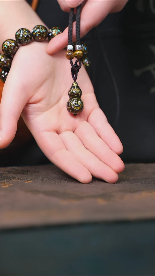 【闪购商品】黑金大漆紫光檀螺钿小脖挂