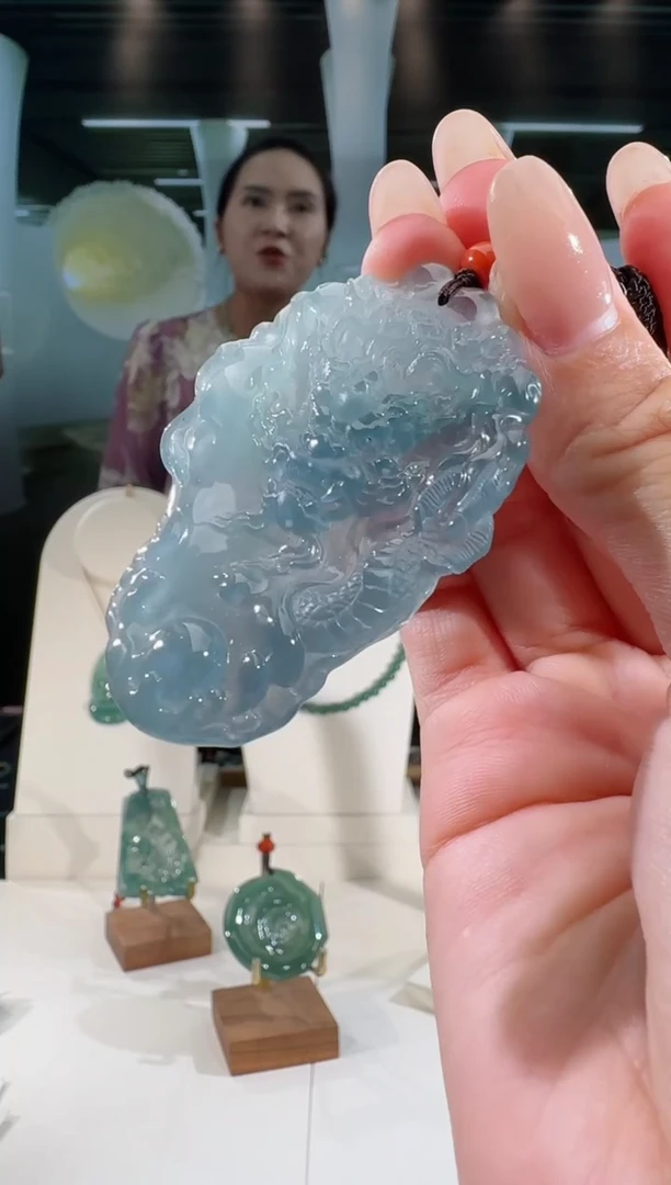 翡翠未镶嵌吊坠(不含链)龙牌