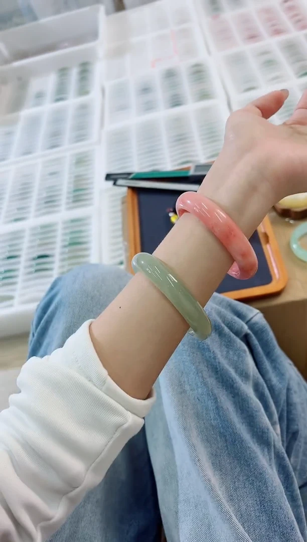 未镶嵌手镯石英质玉19-57F