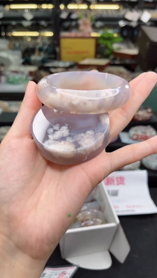 【闪购商品】石英质玉手镯未镶嵌61圈口（赠品镯心）3571500