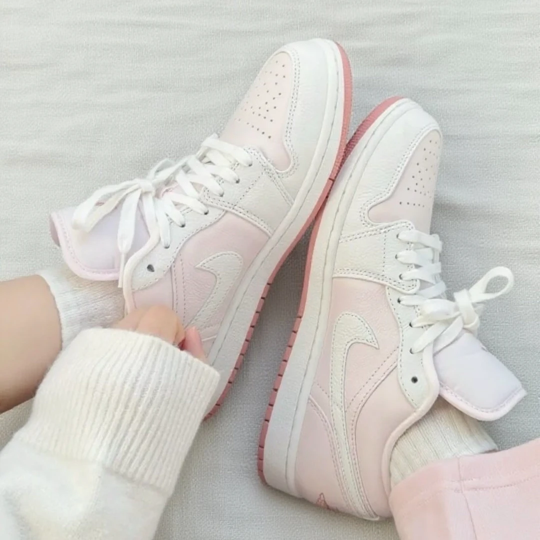 【滔搏联动】NIKE双旦礼白粉AJ1LOW低帮板鞋IH0823-611