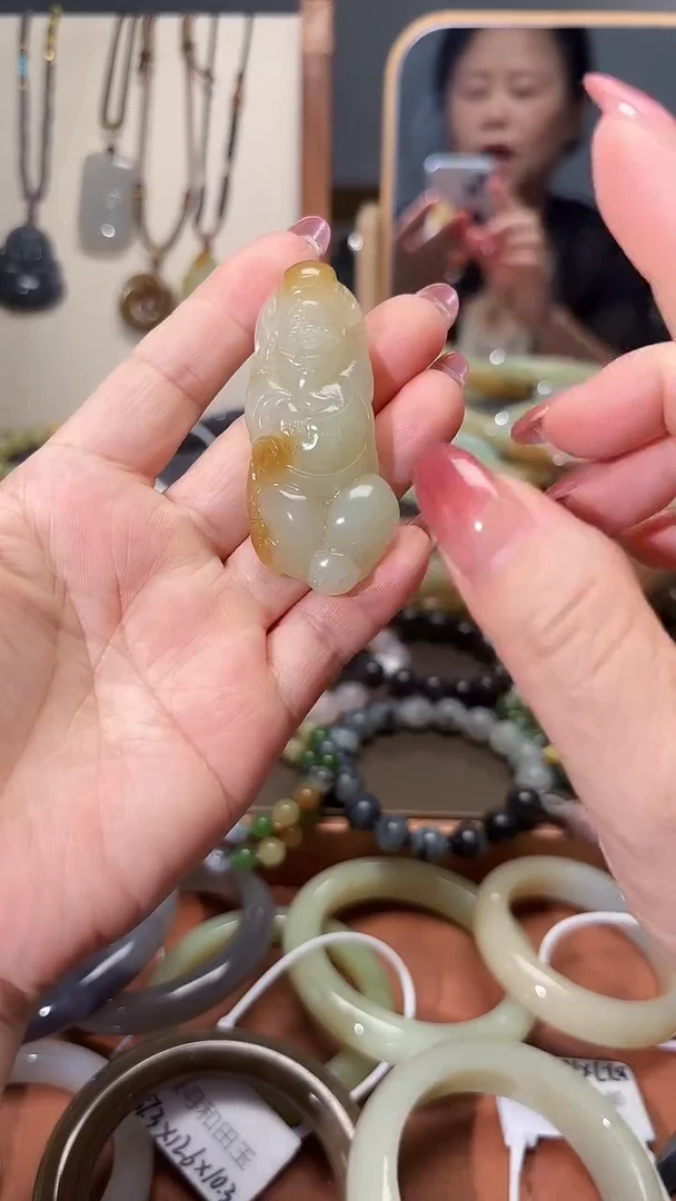 和田玉未镶嵌颈饰1