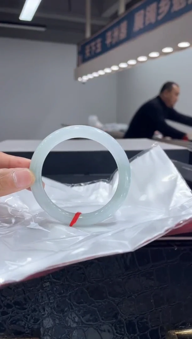 未镶嵌手镯翡翠8 5556