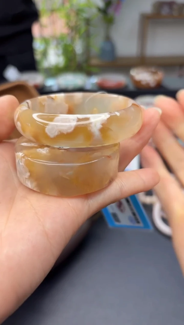 【闪购商品】石英质玉手镯未镶嵌A1119(55圈赠送镯心)