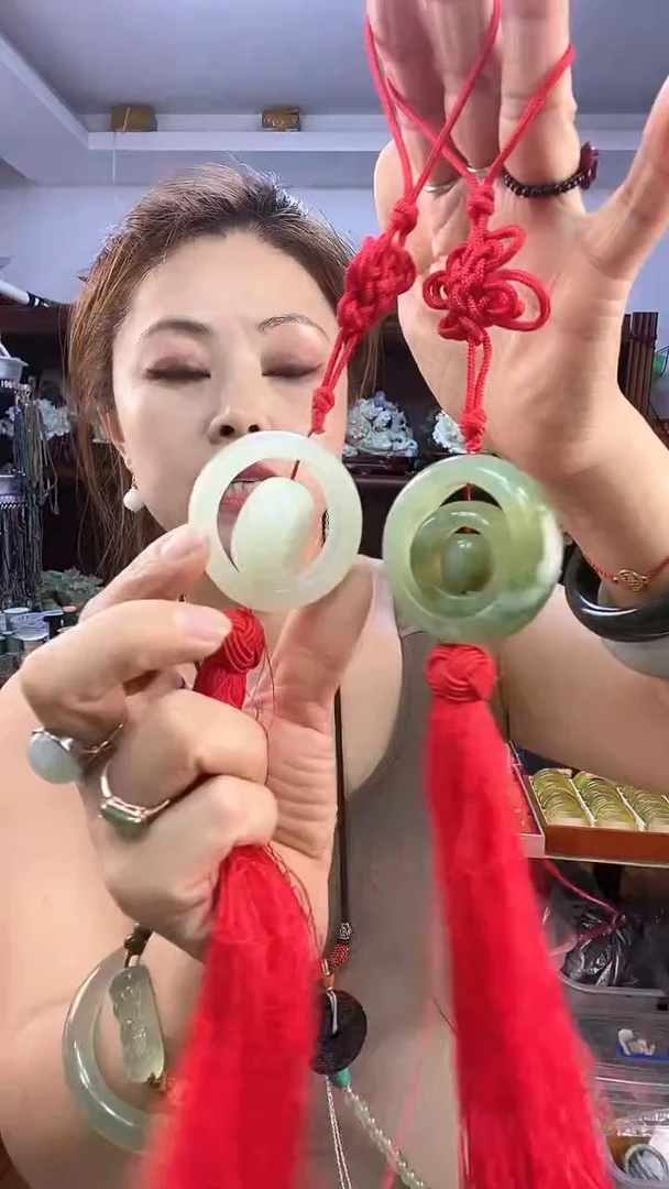 未镶嵌蛇纹石玉车挂多样性发货其中之一