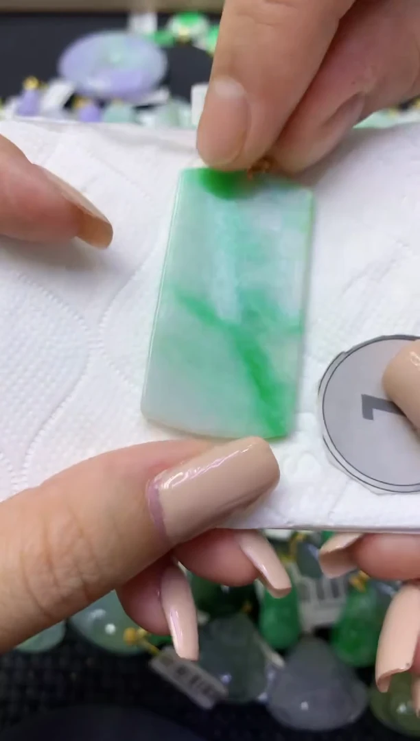 颈饰未镶嵌翡翠天然缅甸翡翠A货