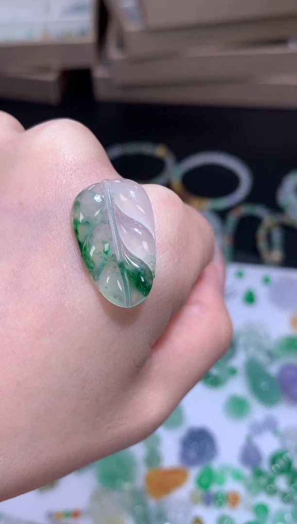 未镶嵌定制翡翠叶子