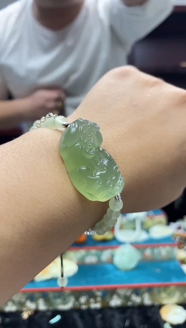 未镶嵌岫玉手链·