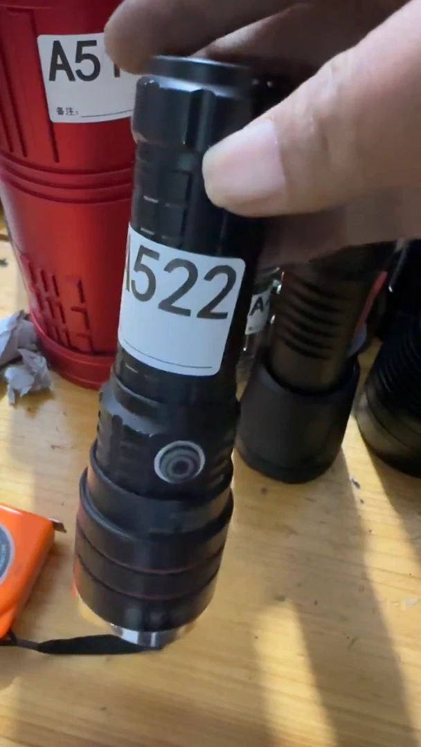 A522定焦手电二手26650款不带电池有瑕疵