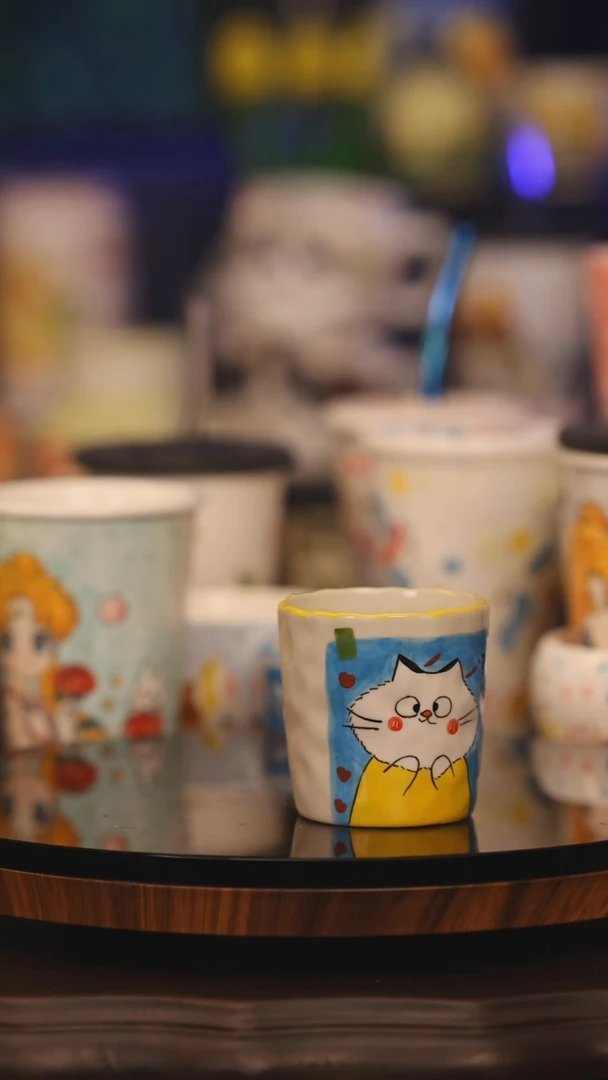 【闪购商品】摆件景德镇釉下彩绘设计师款式陶瓷