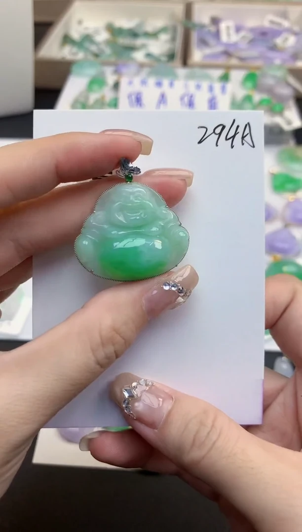 颈饰18K金镶嵌翡翠天然缅甸a货翡翠