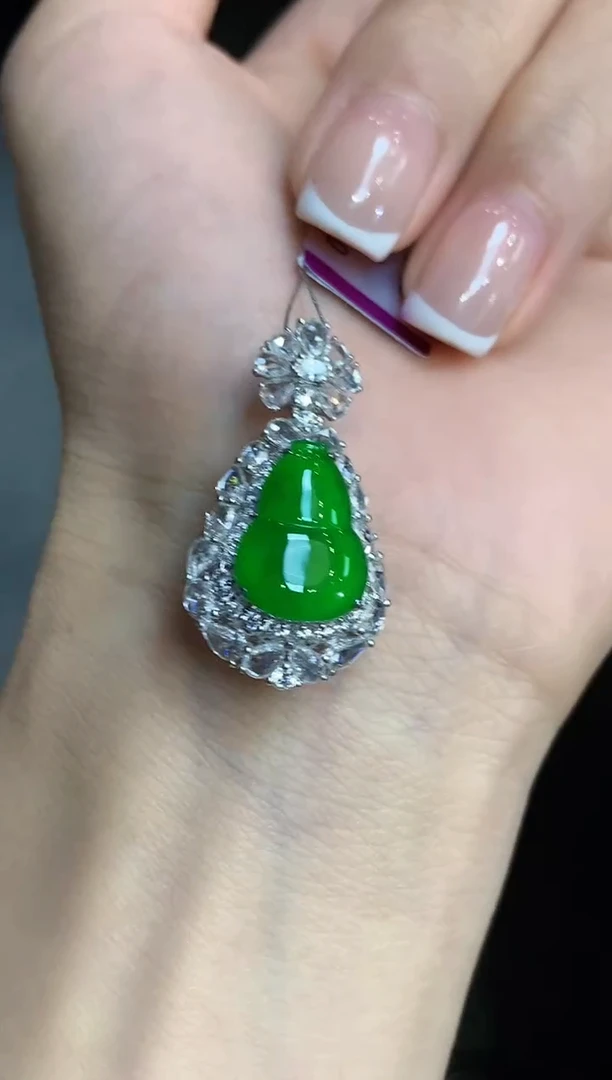 吊坠(不含链)18K金镶嵌翡翠D56