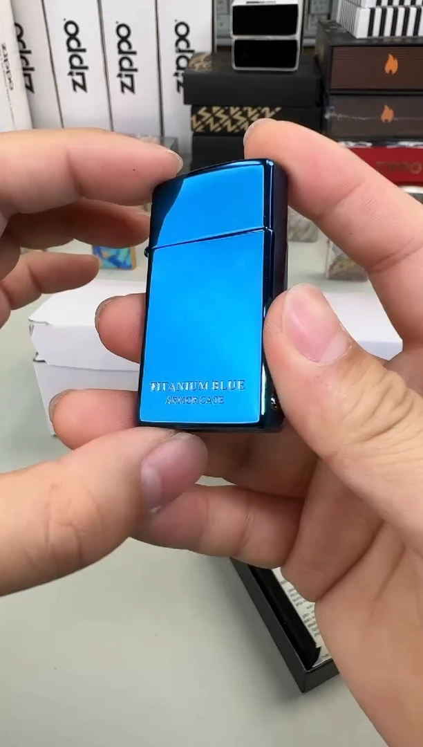 铜纤巧蓝钛绅士