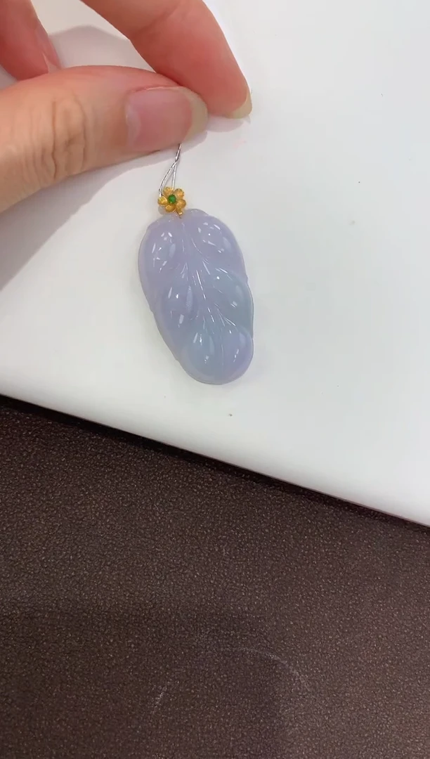 翡翠18K金镶嵌吊坠(赠链)天然缅甸a货翡翠(多样性发其一