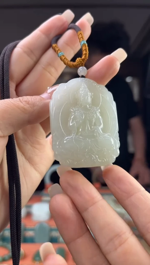 颈饰未镶嵌和田玉佩佩