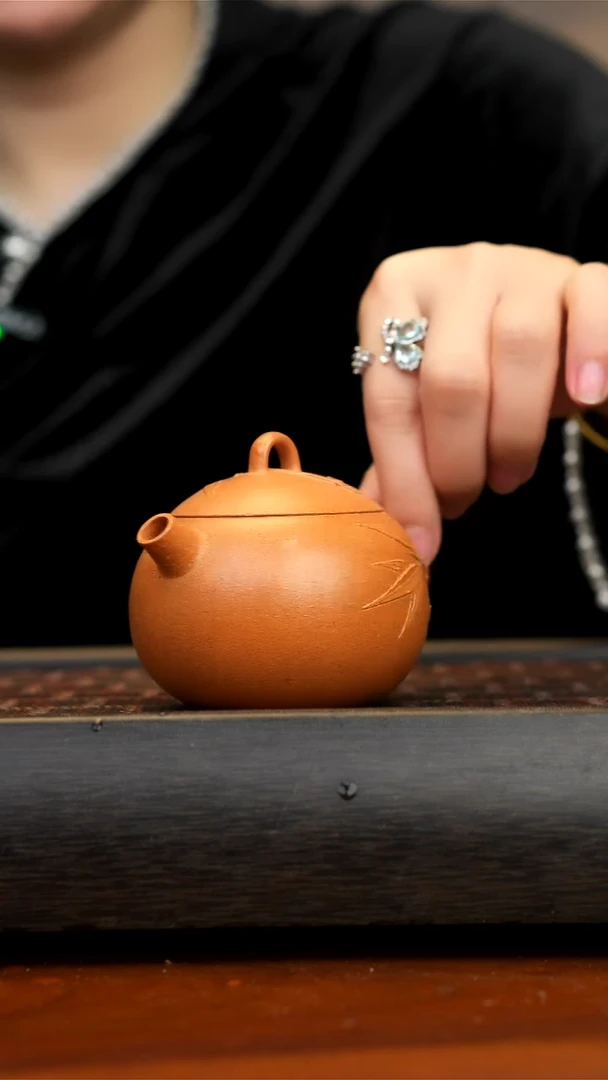 【闪购商品】紫砂茶壶黄降坡泥竹西施 蒋伟125ml