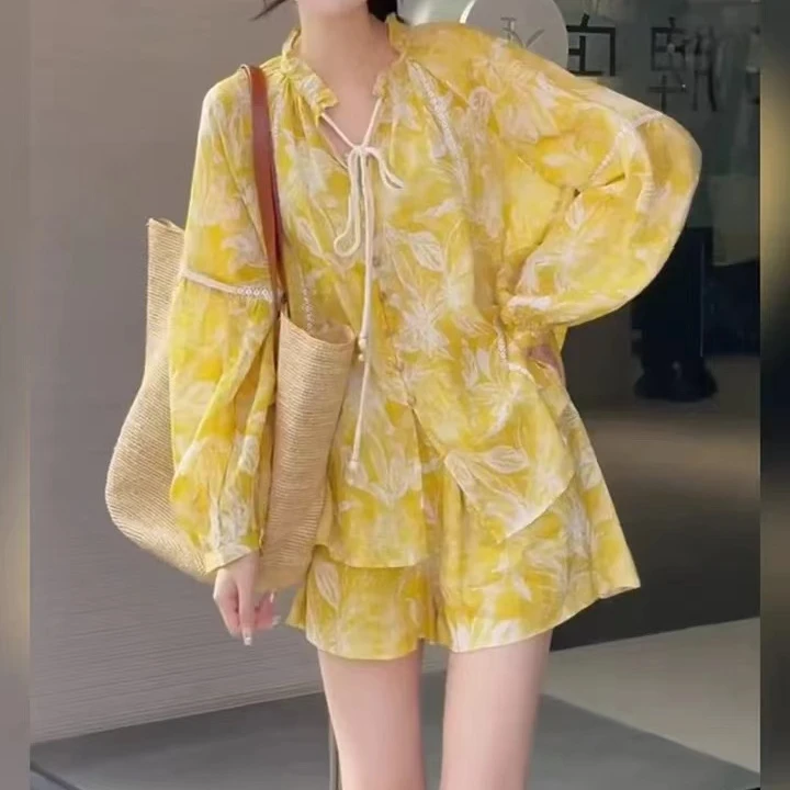 【实体店】夏装时尚减龄黄花色灯笼袖衬衫短裤两件套装女L1