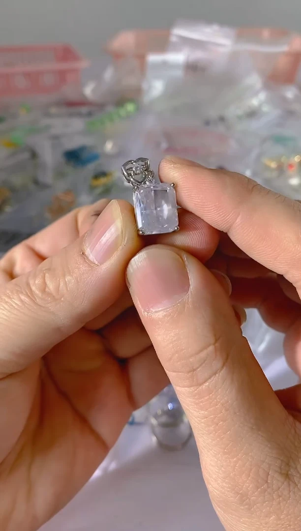 【闪购商品】水晶颈饰银S925镶嵌X292红宝，蓝宝，多样性发一件赠链