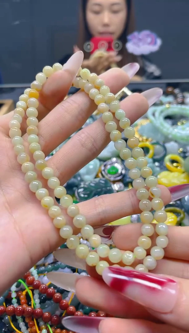 颈饰未镶嵌翡翠5MM/D/翡翠A货，一件也是批发价