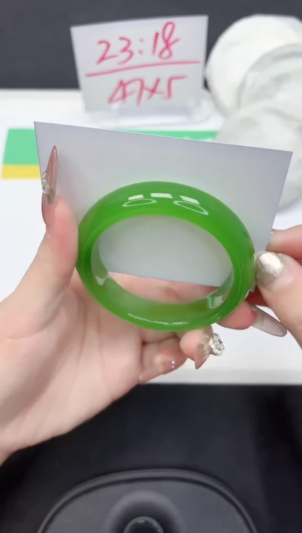 【闪购商品】石英质玉手镯未镶嵌16-55.8