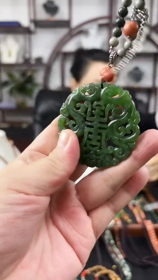 颈饰未镶嵌和田玉万寿牌