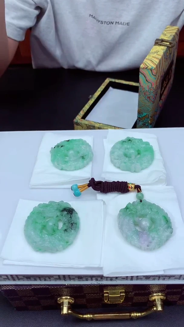 翡翠未镶嵌颈饰天然翡翠（拍一发一）