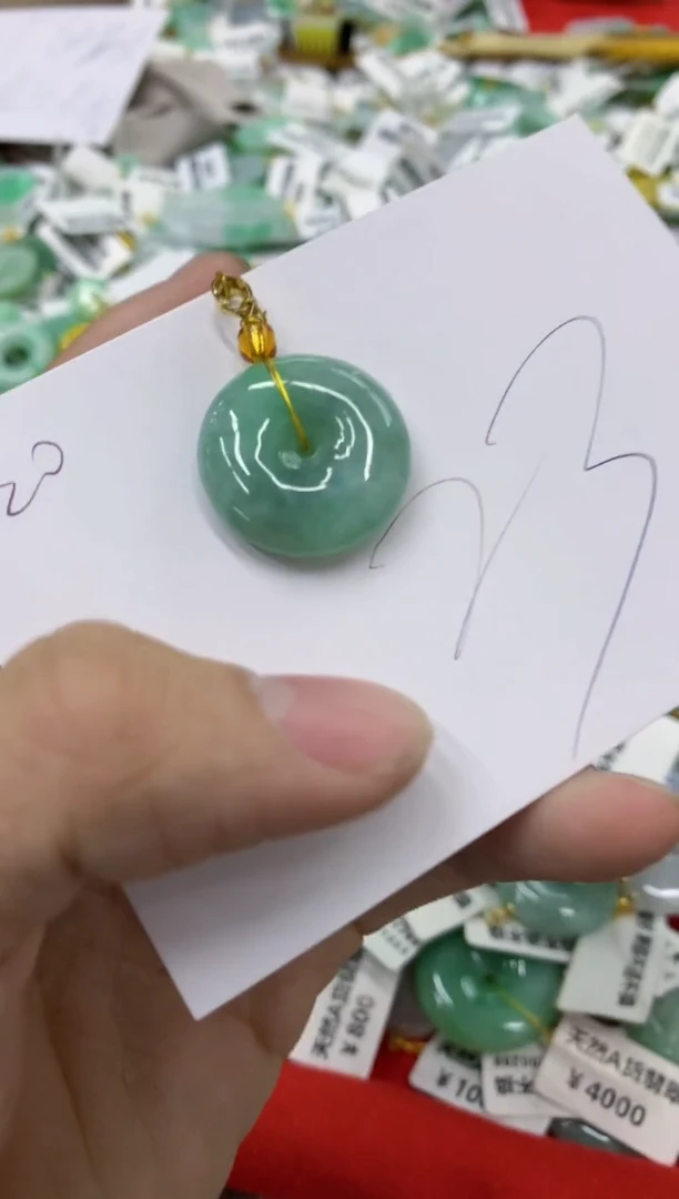 翡翠未镶嵌颈饰111111111