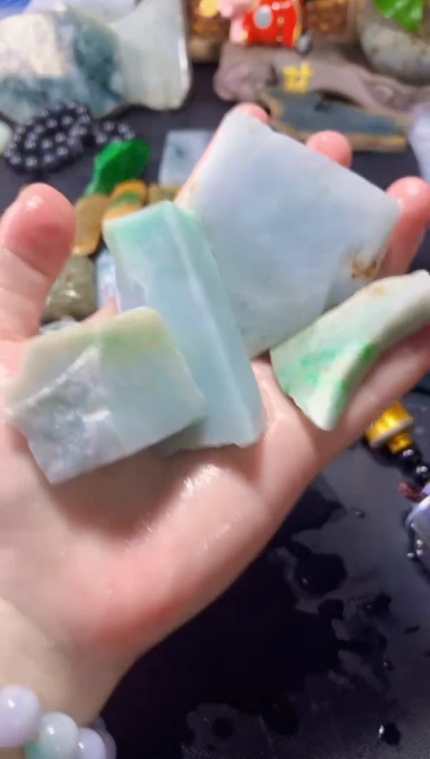 翡翠未镶嵌颈饰085天然翡翠