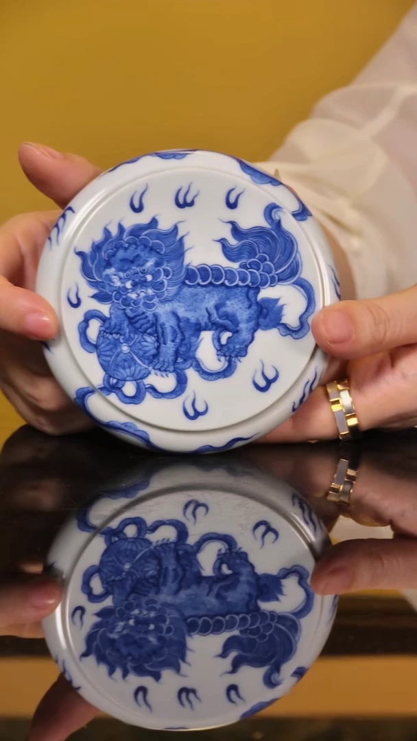 青花狮子盖置纯手绘