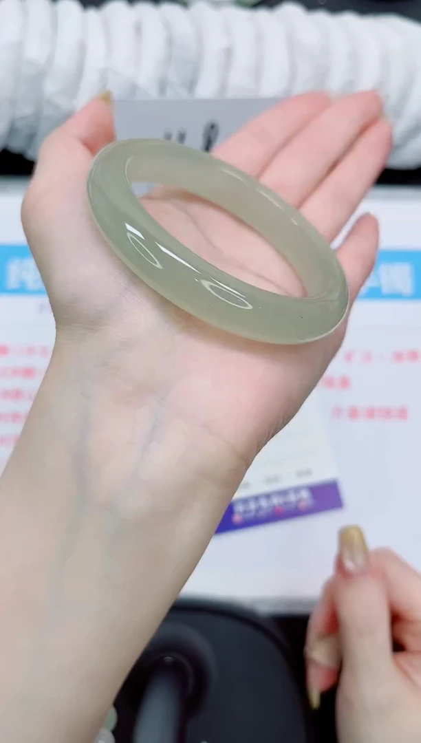 石英质玉手镯未镶嵌471