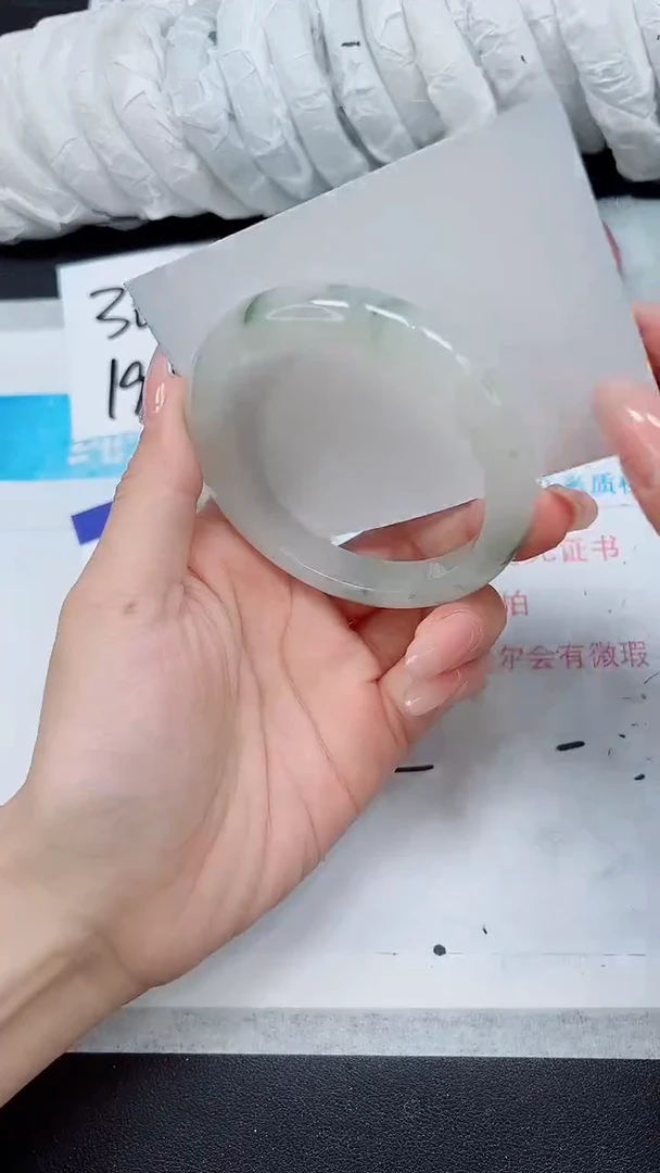 【闪购商品】石英质玉手镯未镶嵌A17-60/61