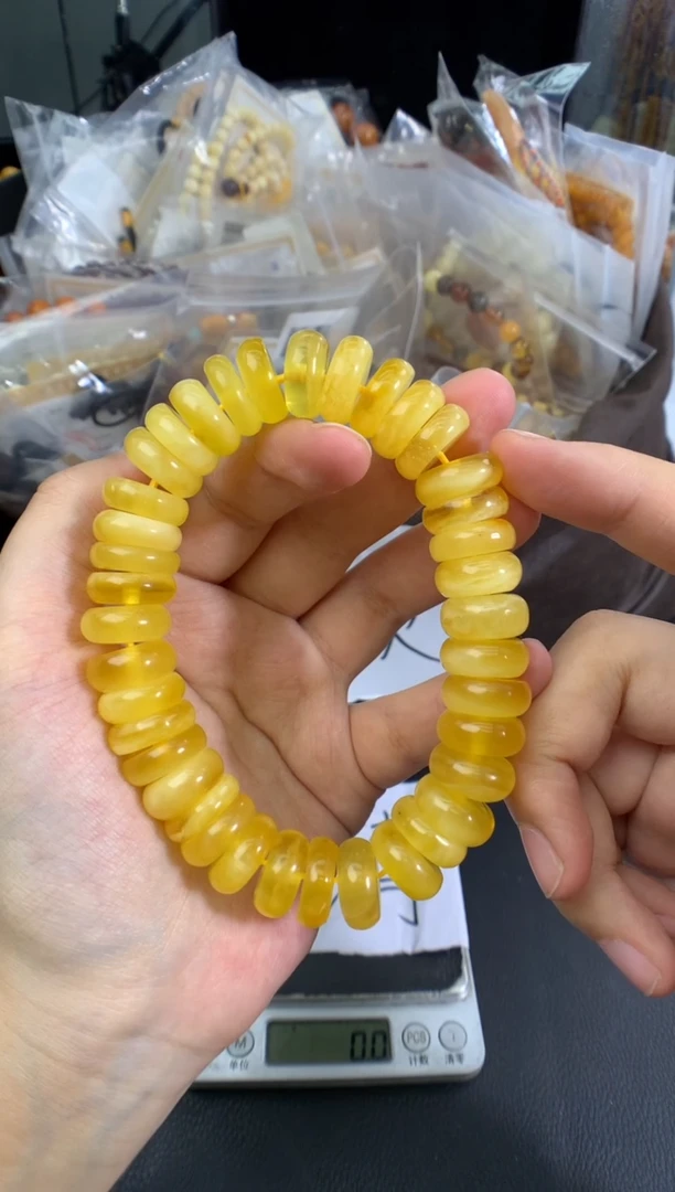 蜜蜡未镶嵌珠宝奇石64