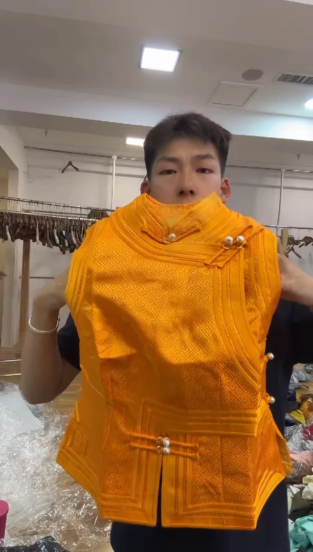 马甲    L  115斤以里