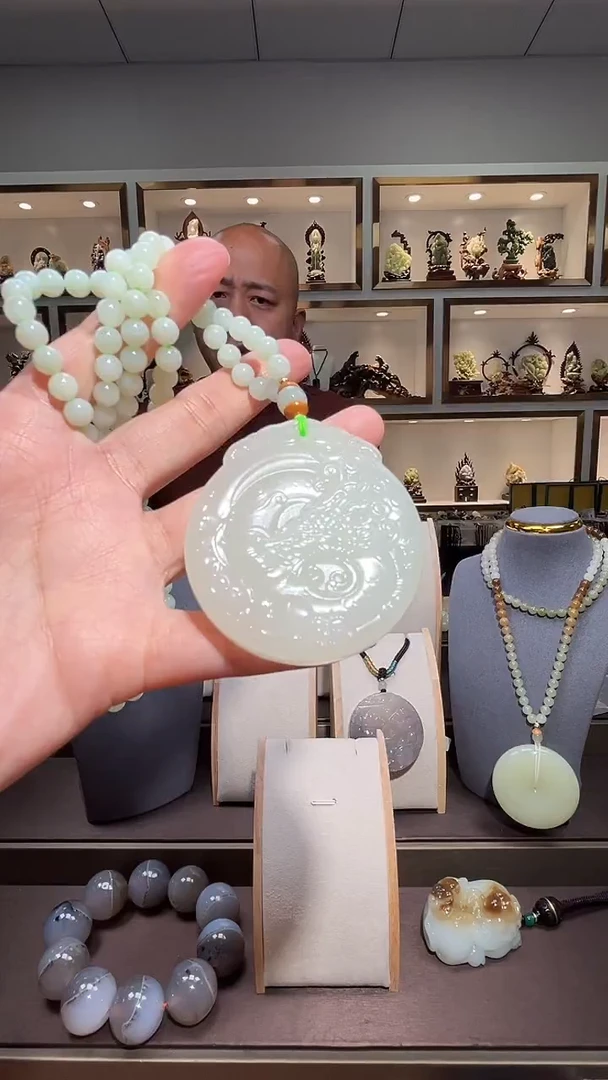 和田玉未镶嵌颈饰苏