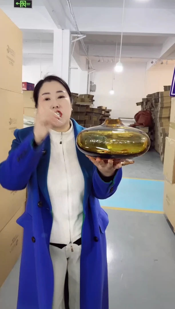 【闪购商品】玻璃UU外贸花瓶微瑕-XVZ0