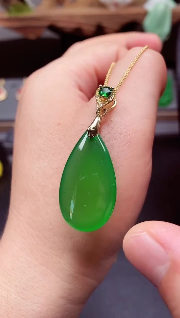 合金颈饰玛瑙/玉髓绿水滴