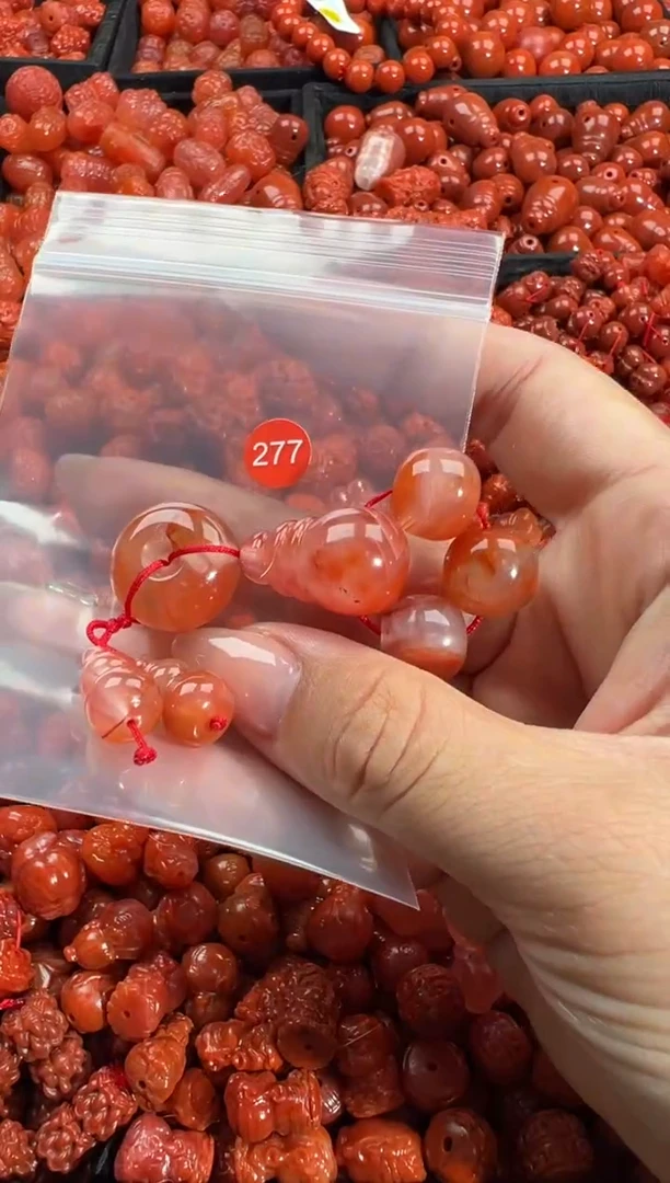 颈饰未镶嵌南红玛瑙1