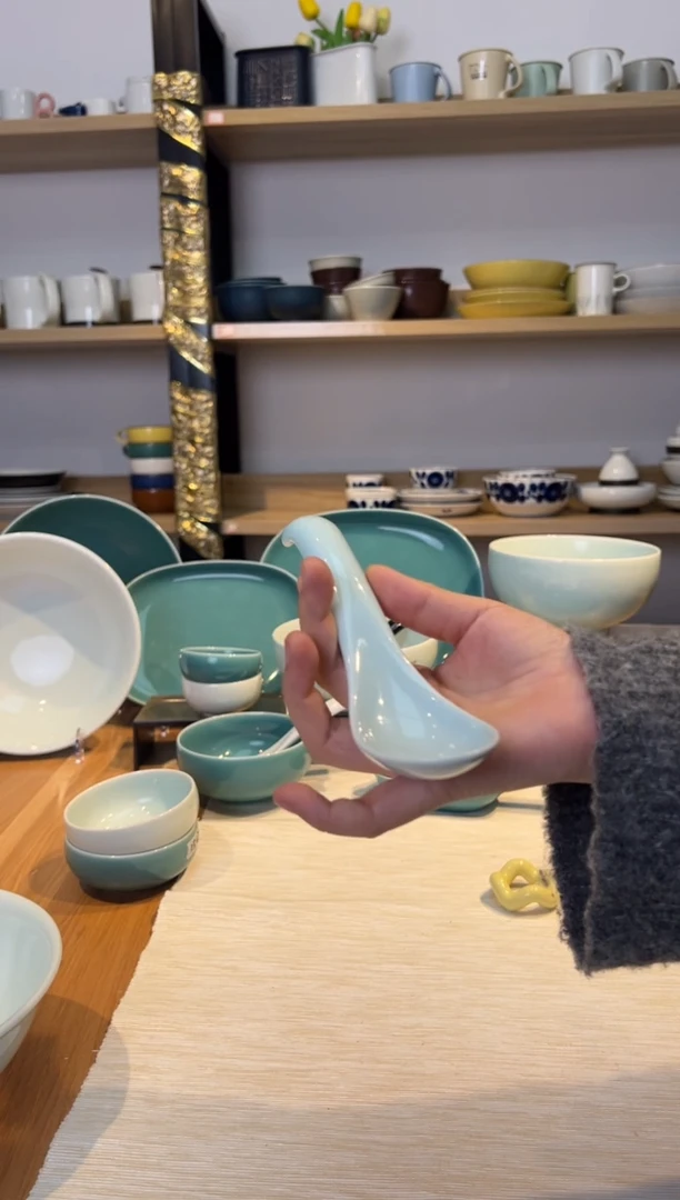 【闪购商品】盘白山　レンゲ　青白釉