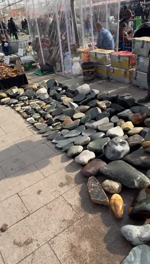 未镶嵌和田玉（糖玉）挂件和田玉