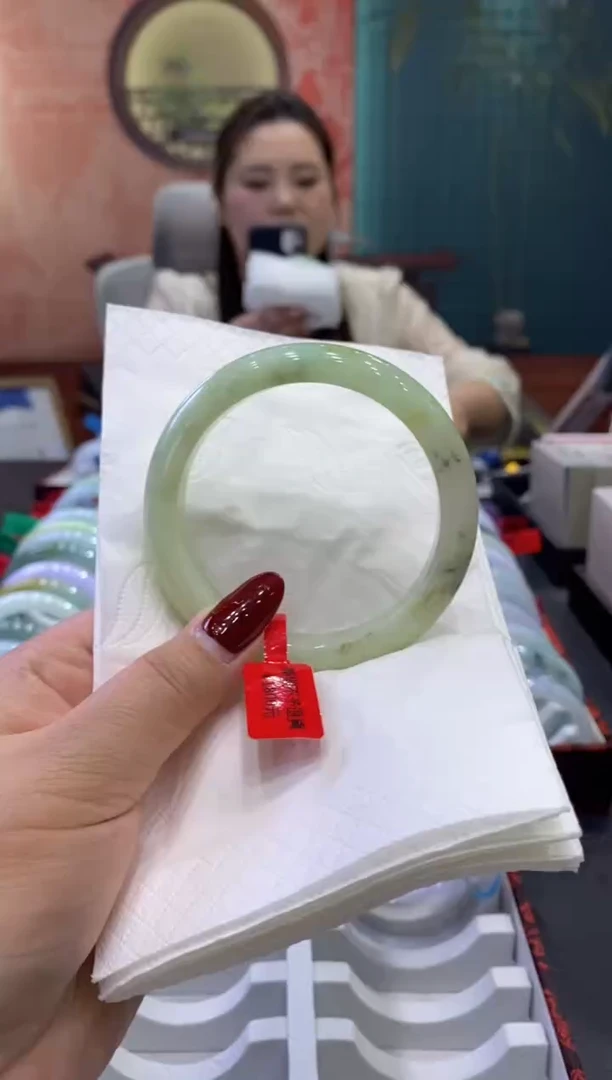 【闪购商品】翡翠手镯未镶嵌多人0001702