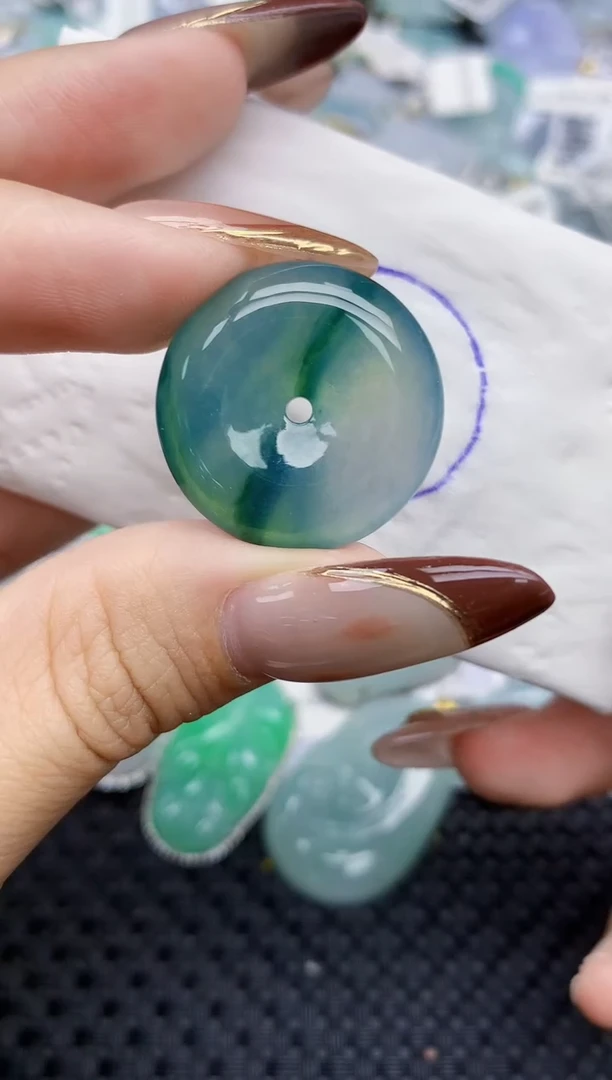 颈饰未镶嵌翡翠   天然翡翠A货  百元以上9米证书费自理