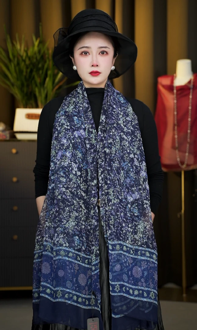 1-663青花瓷 鳄鱼皱130x180左右沙滩巾丝巾