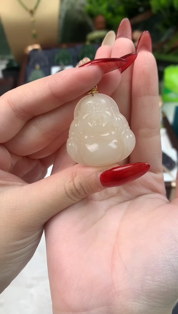 颈饰未镶嵌和田玉吊坠