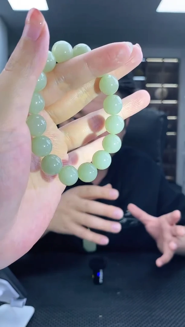 颈饰未镶嵌和田玉圆珠卡12手串