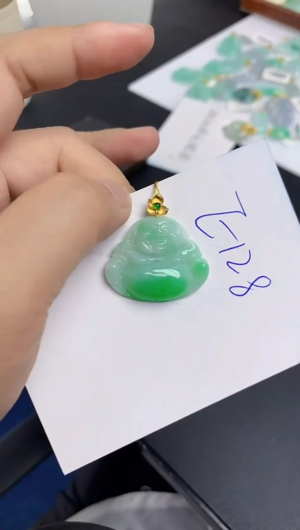 翡翠18K金镶嵌颈饰11111111