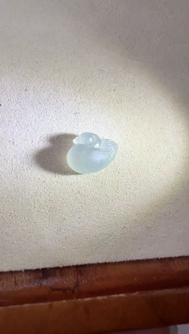 定制翡翠未镶嵌白冰天鹅提溜