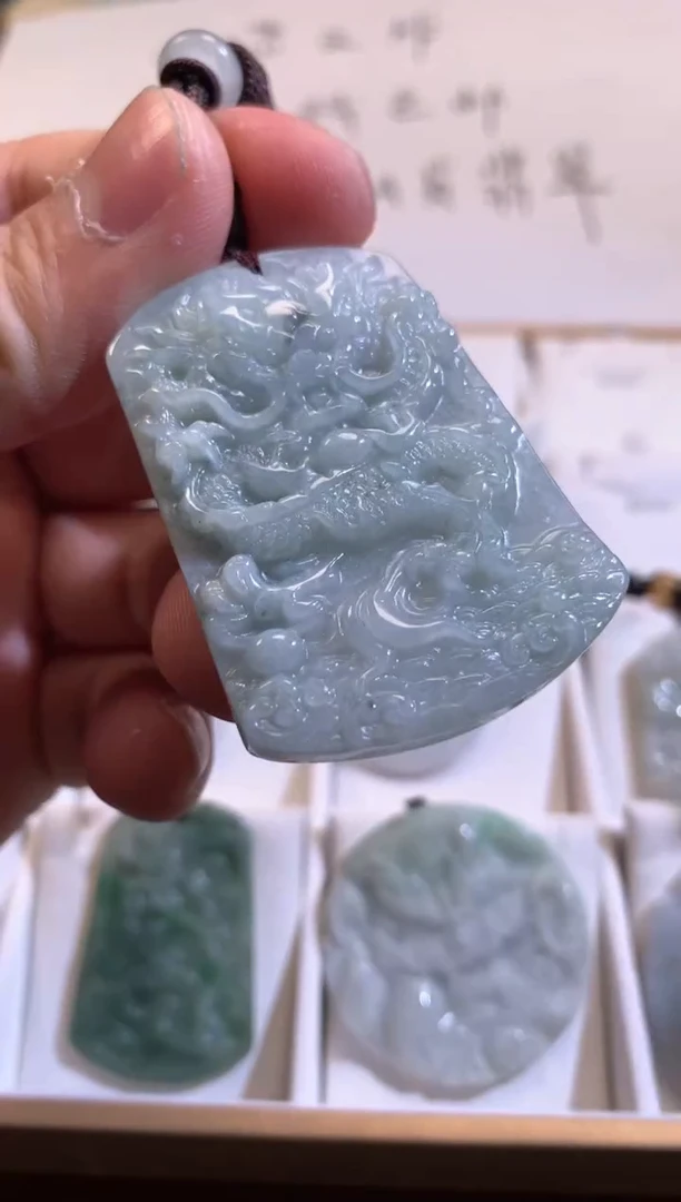 【闪购商品】翡翠颈饰未镶嵌02/16/15