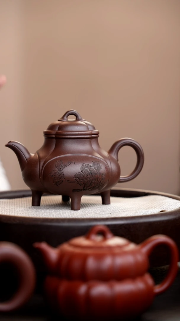茶壶紫砂紫泥四足金玉满堂