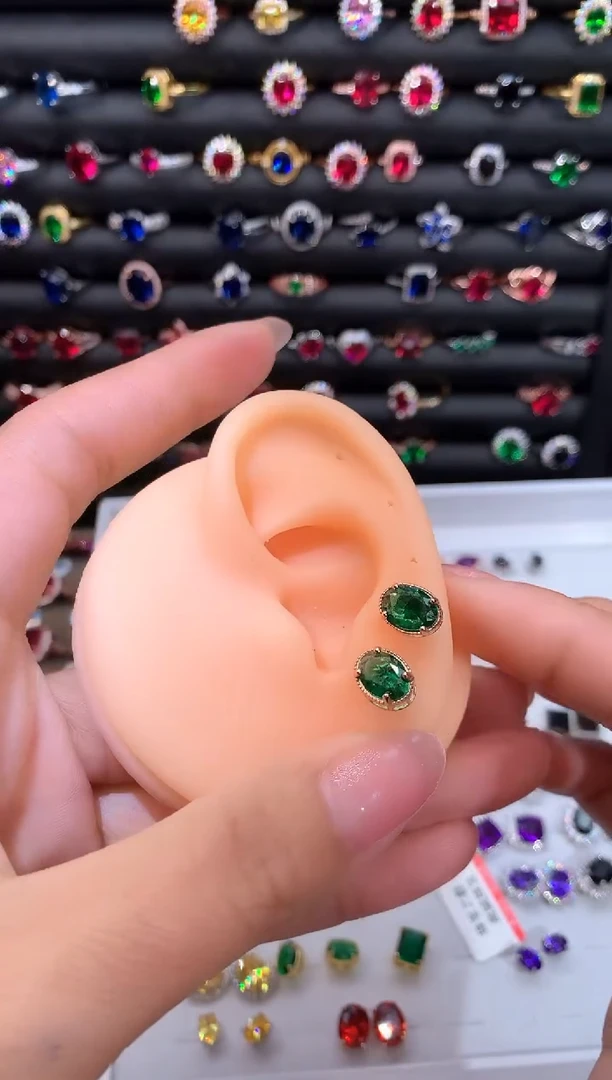 【闪购商品】透辉石耳饰银S925镶嵌68玫瑰金